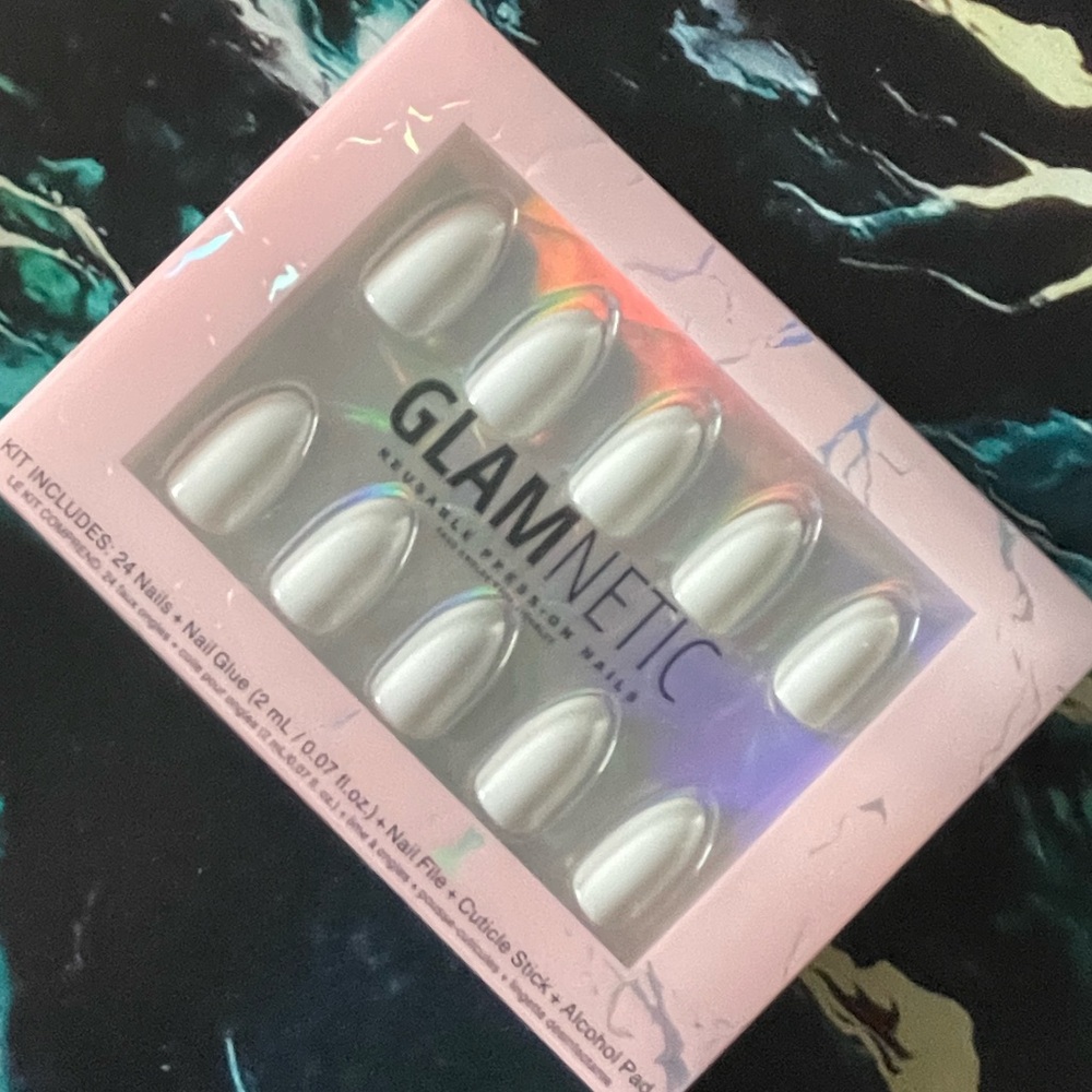 NIB GLAMNETIC ANGEL Short Almond